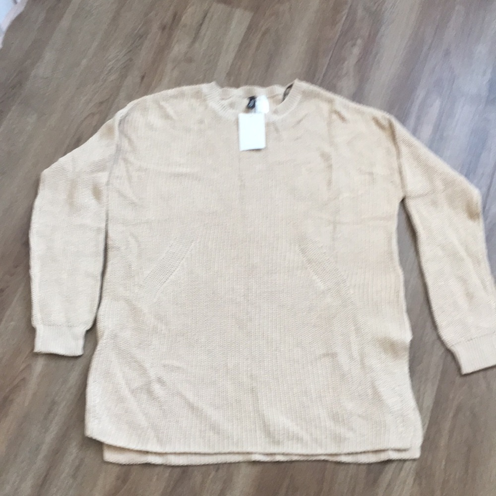 H&M oversized top size small new with taga - Picture 2 of 3